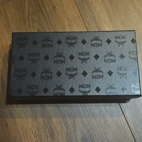 MCM VISETOS LANYARD CARD CASE - Picture 6 of 12